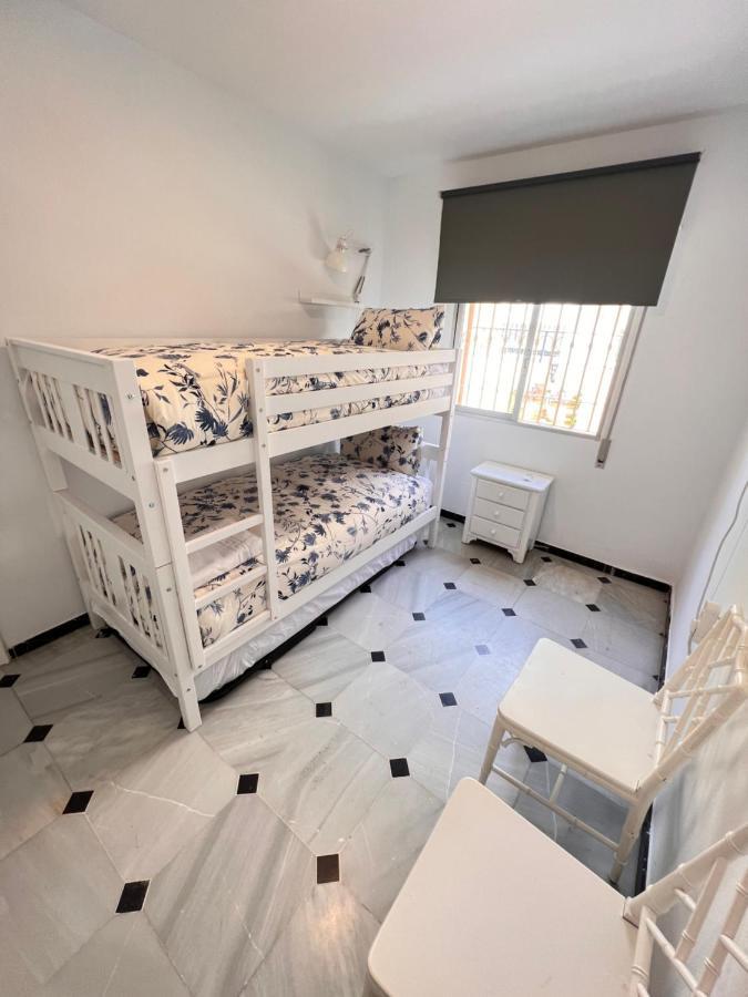 Pedregalejo Playa, Piscina Y Parking Apartment Malaga Ngoại thất bức ảnh